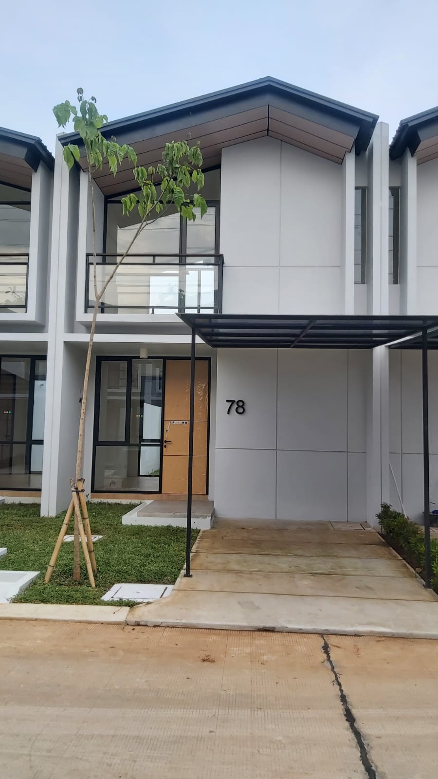 Rumah Disewakan Semi Furnished di Cluster Uptown Lippo Cikarang